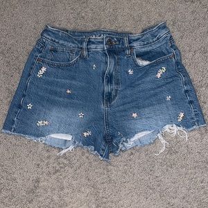 American Eagle: Embroidered Floral Jean Shorts